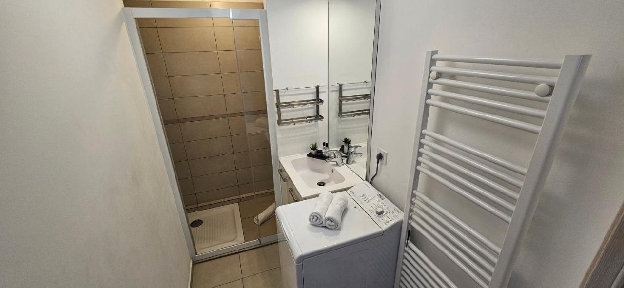 Apartment T2 De Standing Cote Plage, Les Pieds Dans L'eau *