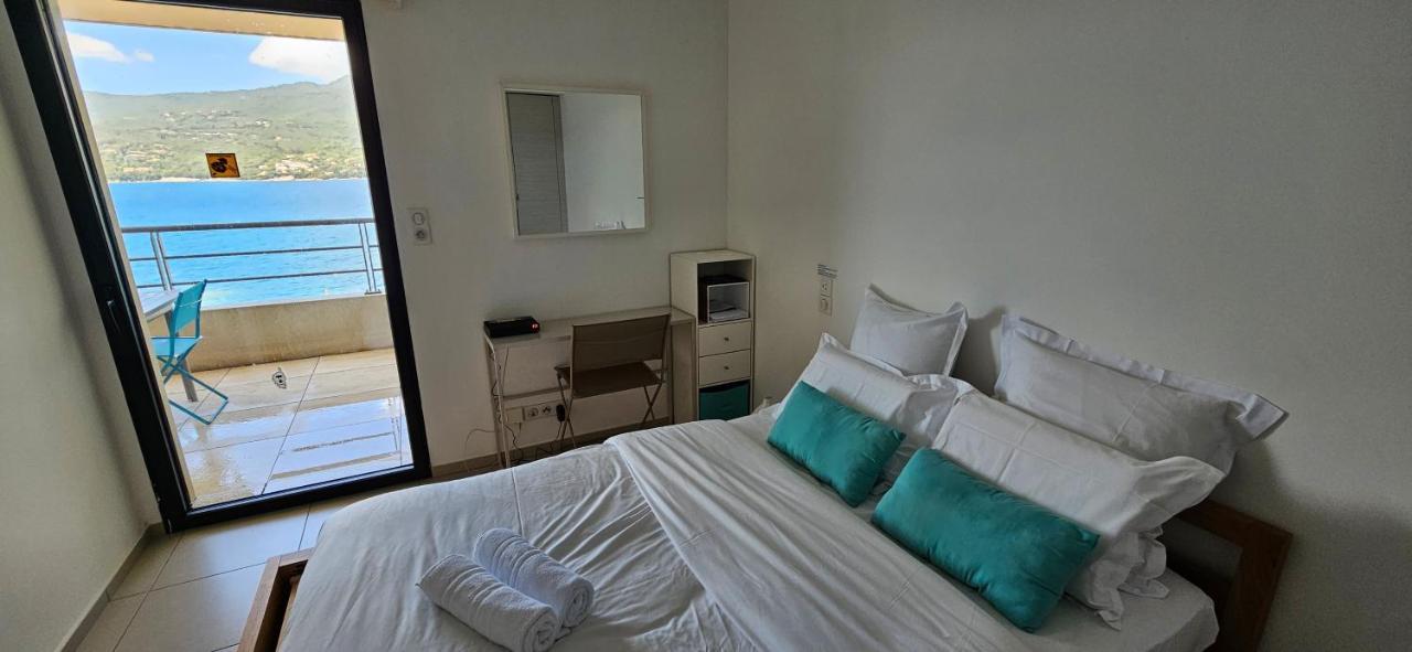 Apartment T2 De Standing Cote Plage, Les Pieds Dans L'eau *